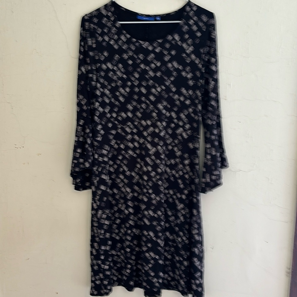 Apt 9 black & white pattern dress with bell sleeves size Small